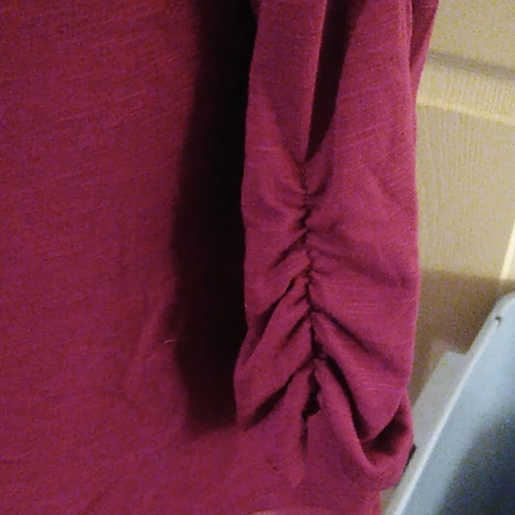 L ruched sleeve  pink top - Picture 3 of 5